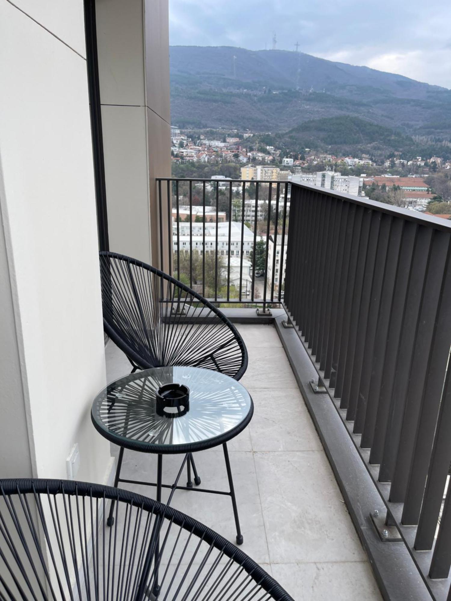180° View Apartment In Diamond Building Skopje Exterior photo