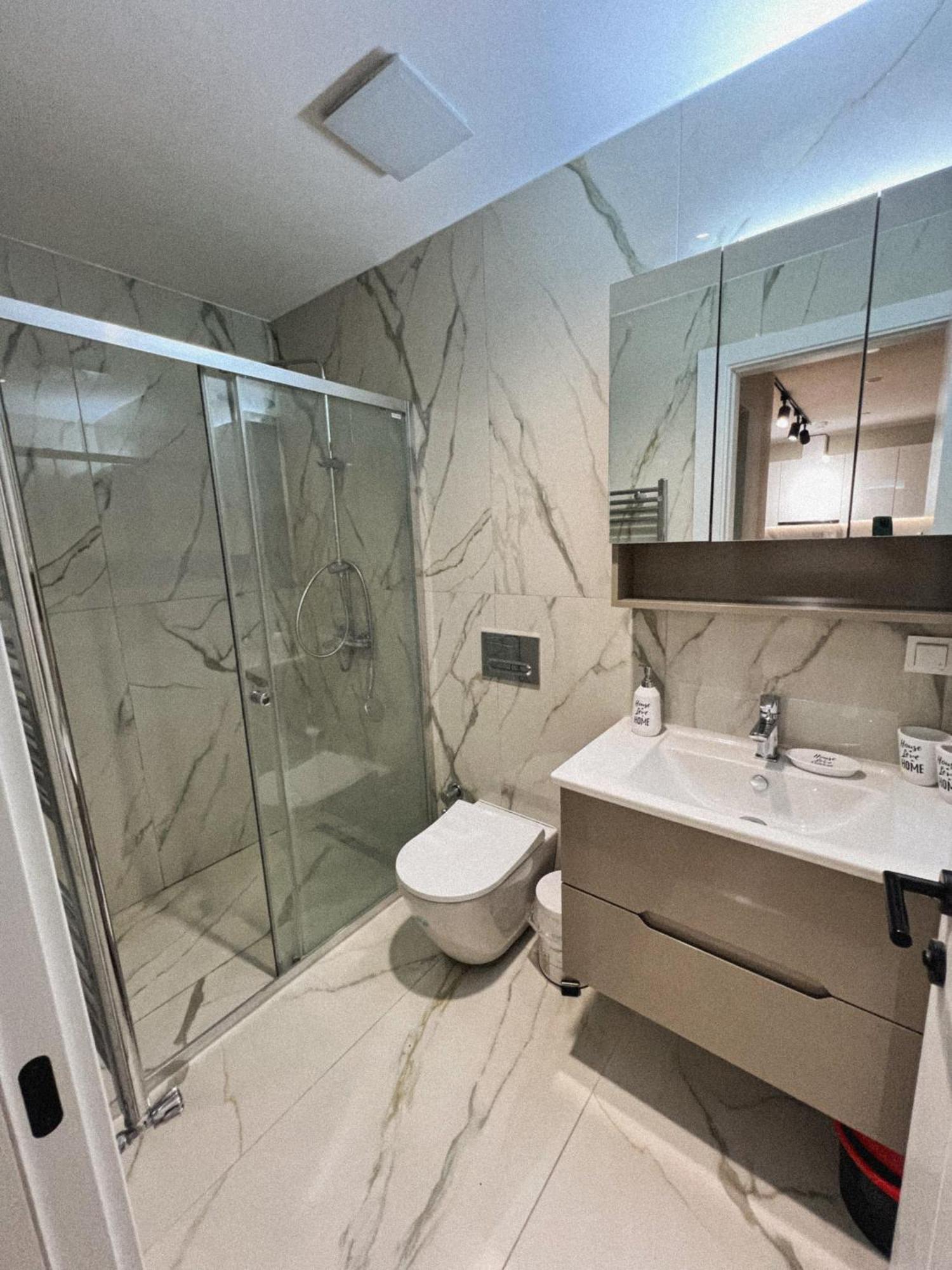 180° View Apartment In Diamond Building Skopje Exterior photo