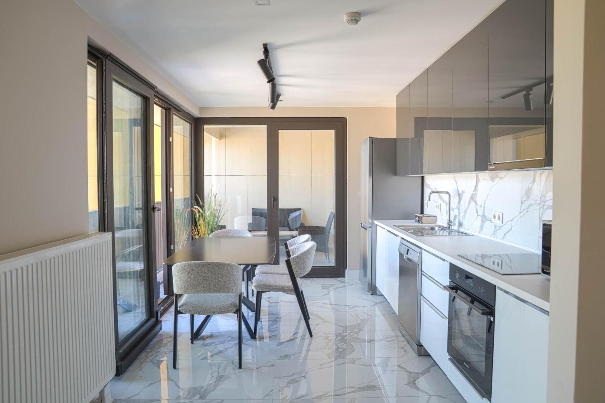 180° View Apartment In Diamond Building Skopje Exterior photo