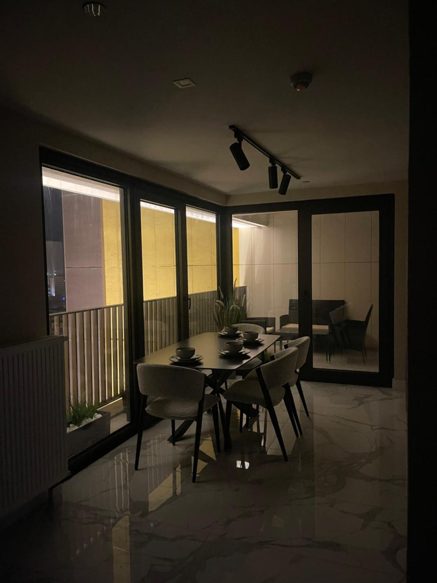 180° View Apartment In Diamond Building Skopje Exterior photo