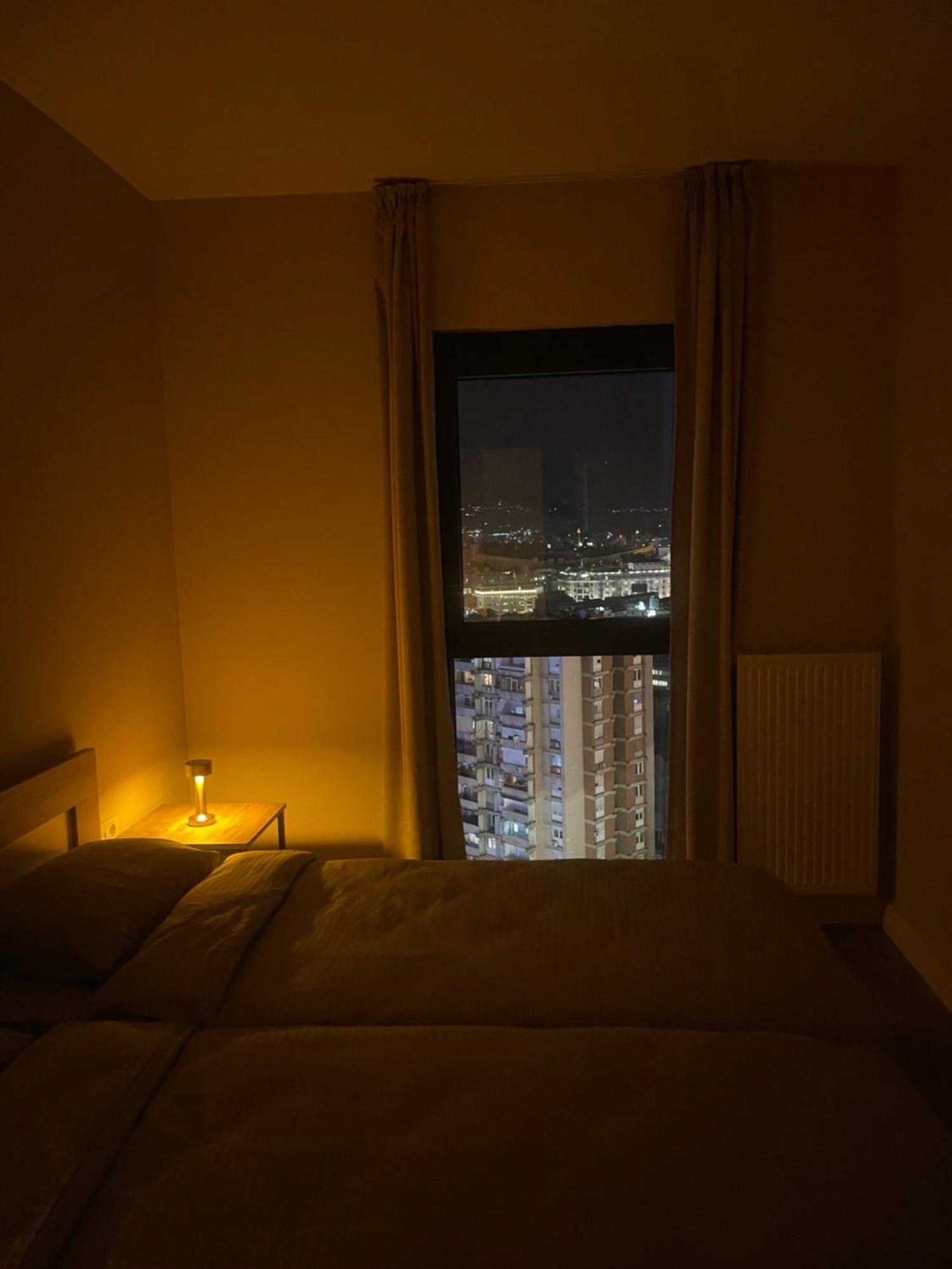 180° View Apartment In Diamond Building Skopje Exterior photo