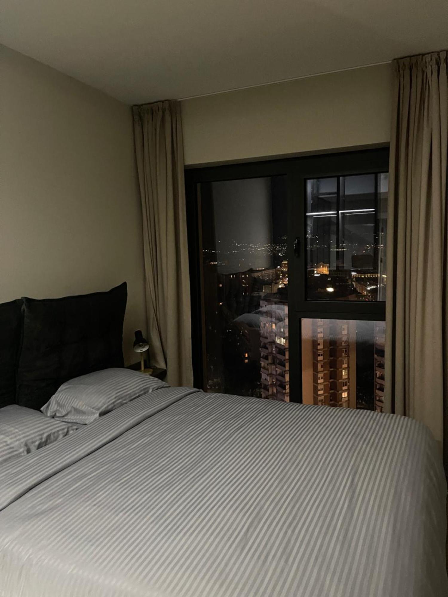 180° View Apartment In Diamond Building Skopje Exterior photo