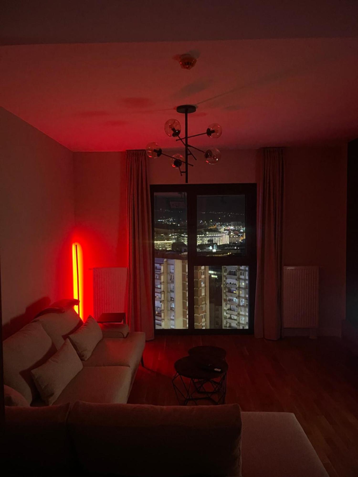 180° View Apartment In Diamond Building Skopje Exterior photo
