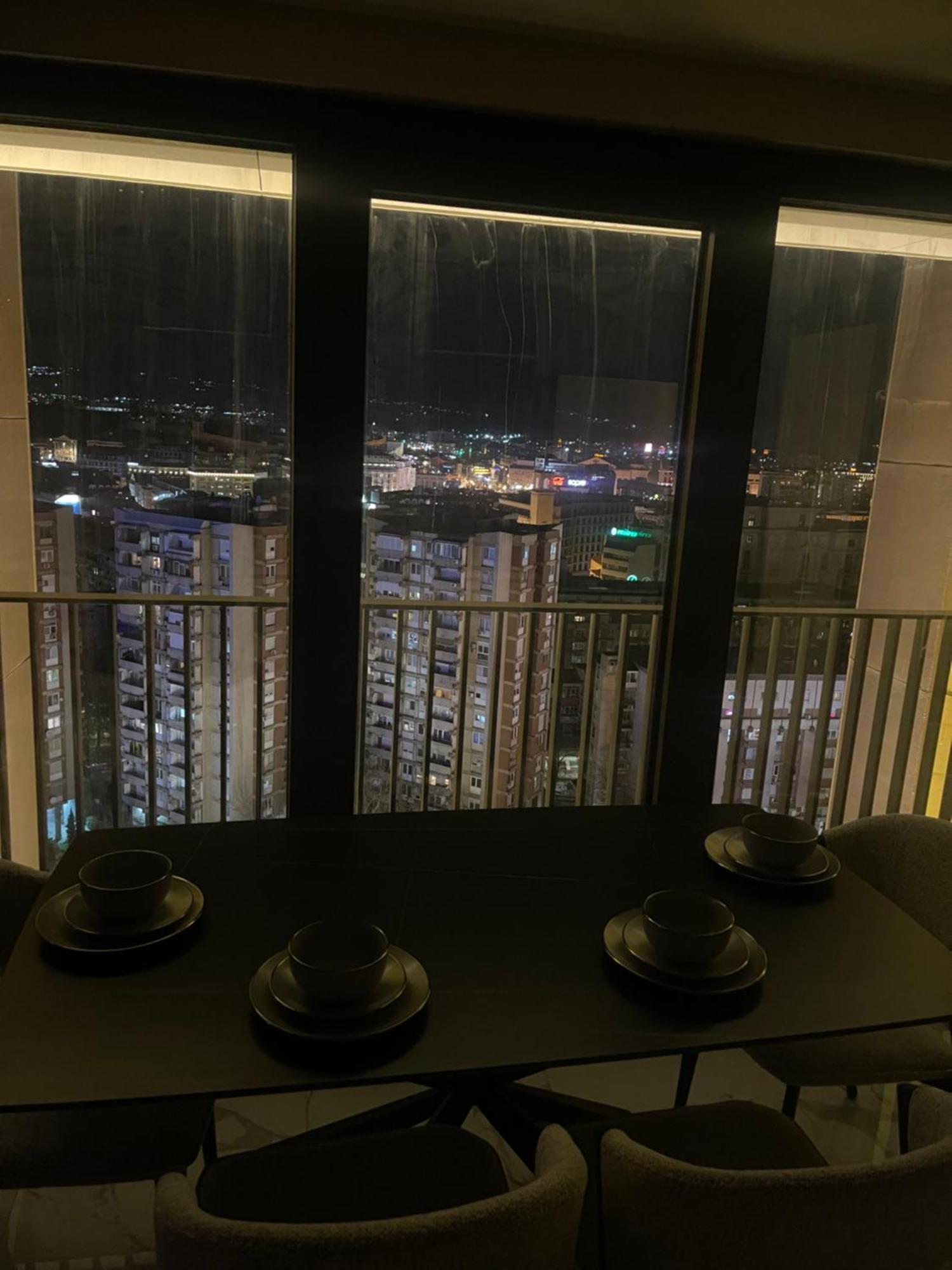 180° View Apartment In Diamond Building Skopje Exterior photo