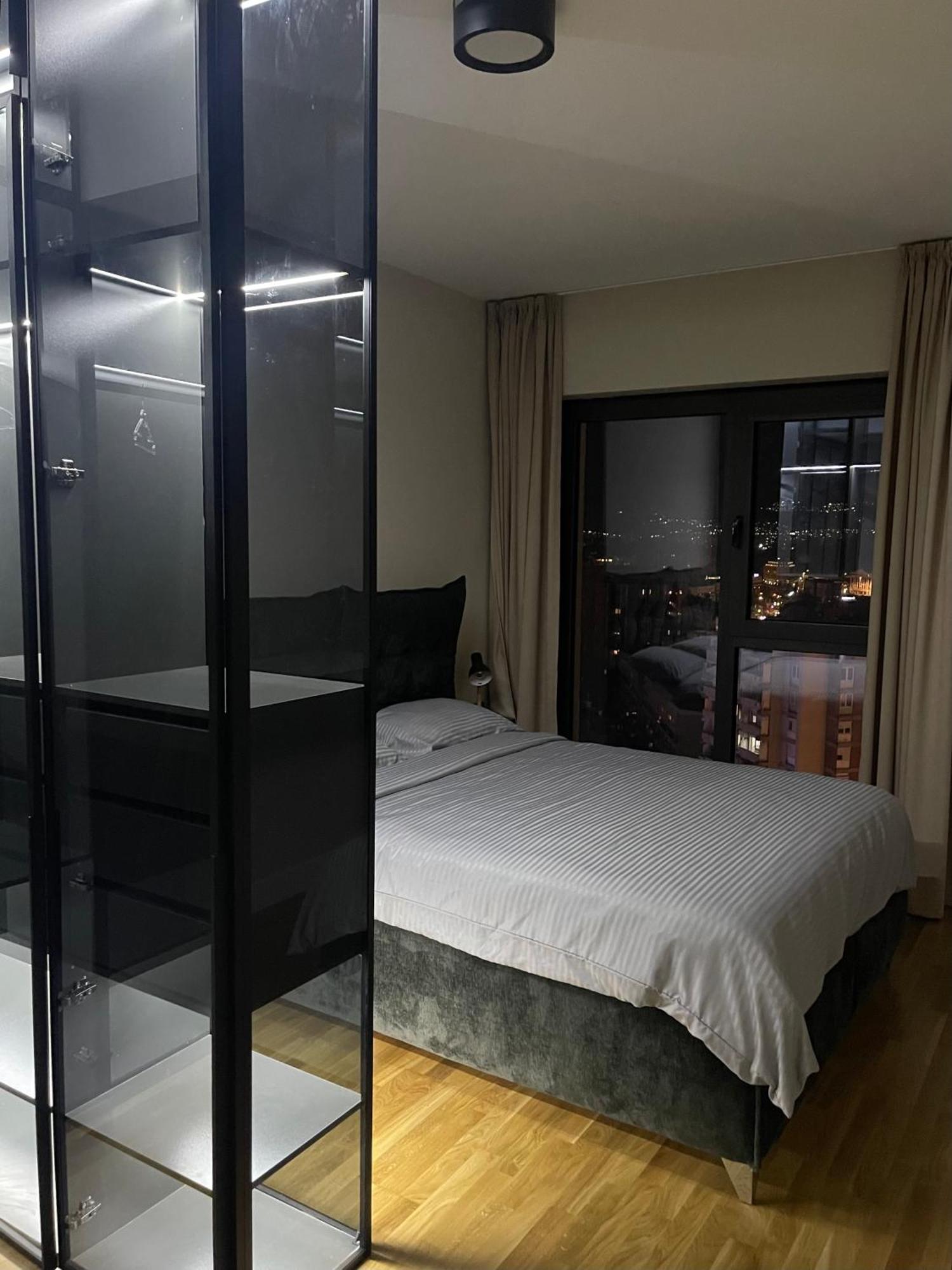 180° View Apartment In Diamond Building Skopje Exterior photo