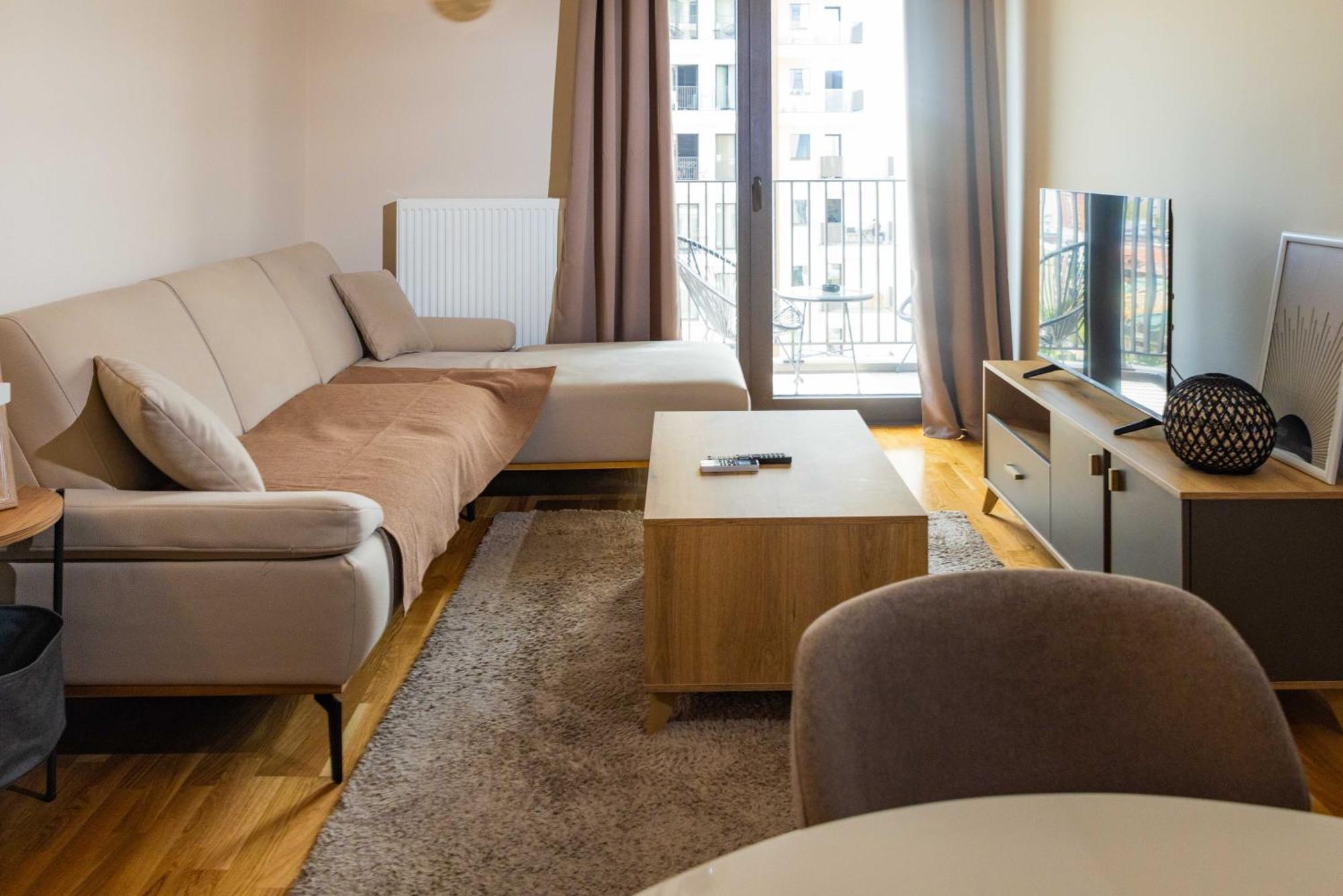 180° View Apartment In Diamond Building Skopje Exterior photo